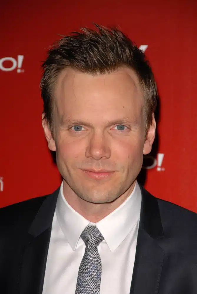 joel mchale hair 2009